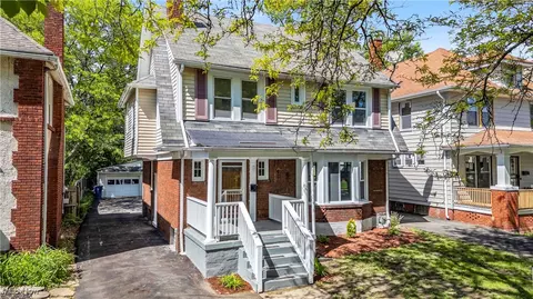 3295 Yorkshire Rd, Cleveland Heights, OH 44118