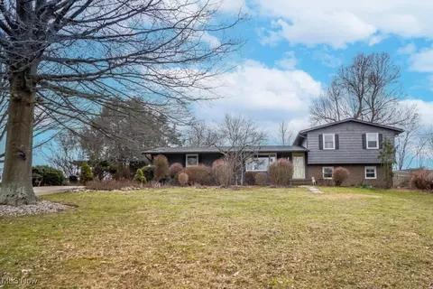 5750 Glena St, Louisville, OH 44641