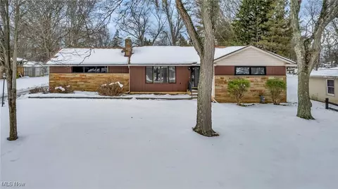 3386 Royalton Rd, North Royalton, OH 44133