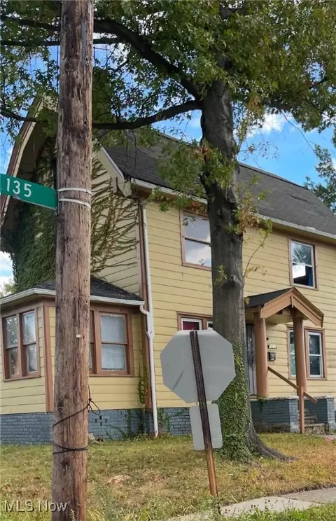 1227 E 135th St, East Cleveland, OH 44112