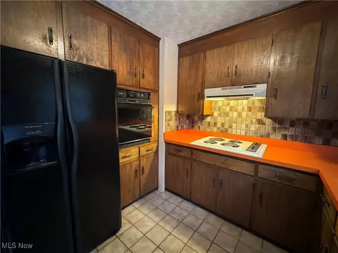 32015 Bainbridge Rd, Solon, OH 44139 photo 4