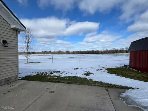 Exterior - 489 E Windsor Rd, Orwell, OH 44076 photo 13 of 14