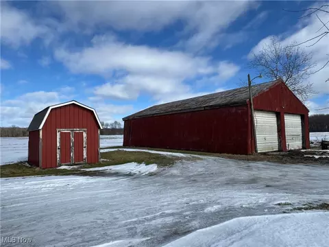 Exterior - 489 E Windsor Rd, Orwell, OH 44076 photo 6 of 14