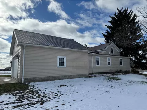 Exterior - 489 E Windsor Rd, Orwell, OH 44076 photo 10 of 14