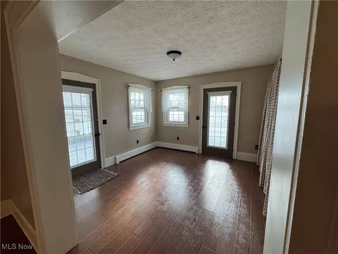 Living - 489 E Windsor Rd, Orwell, OH 44076 photo 1 of 4