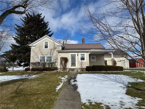 Exterior - 489 E Windsor Rd, Orwell, OH 44076 photo 7 of 14