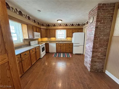Kitchen - 489 E Windsor Rd, Orwell, OH 44076 photo 1 of 3