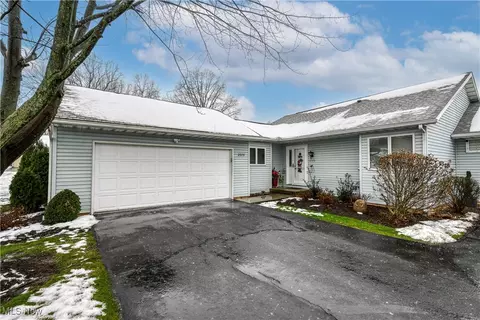 2375 Port Williams Dr, Stow, OH 44224