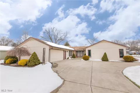 500 Wyleswood Dr, Berea, OH 44017
