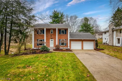 4154 Meadowview Dr NW, Canton, OH 44718