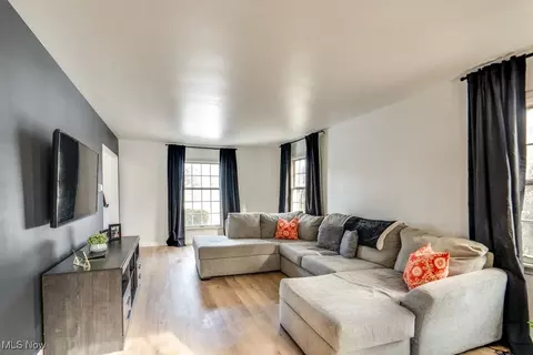 Living - 4366 Ridgewood Rd, Copley, OH 44321 photo 1 of 4