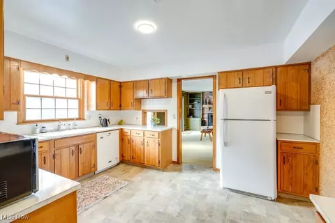 Kitchen - 4366 Ridgewood Rd, Copley, OH 44321 photo 1 of 3