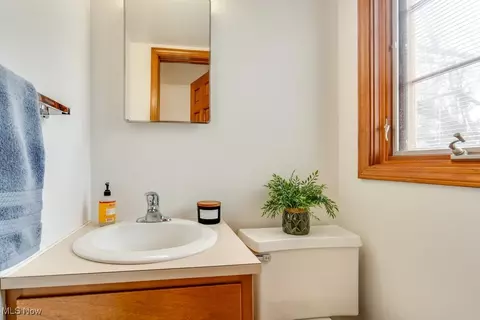 Bath - 4366 Ridgewood Rd, Copley, OH 44321 photo 1 of 3