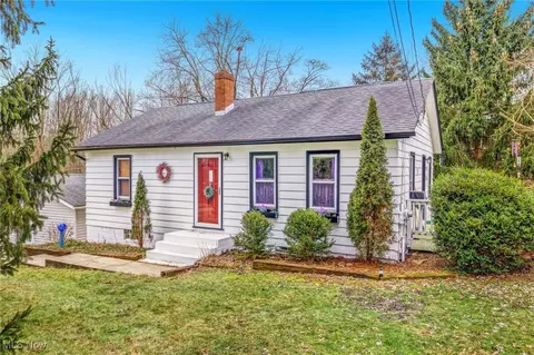 5984 Laubert Rd, Atwater, OH 44201