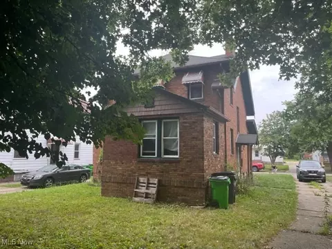 840 E 236th St, Euclid, OH 44123 photo 3