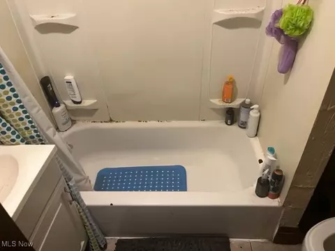 840 E 236th St, Euclid, OH 44123 photo 9