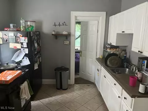 840 E 236th St, Euclid, OH 44123 photo 4