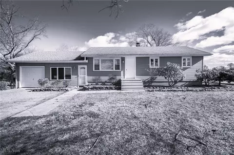 14889 Macklin Rd, New Springfield, OH 44443