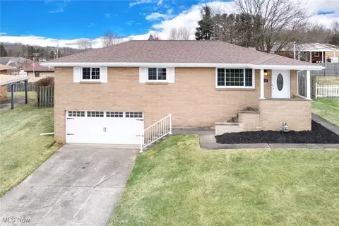107 Lincoln Pl, Follansbee, WV 26037