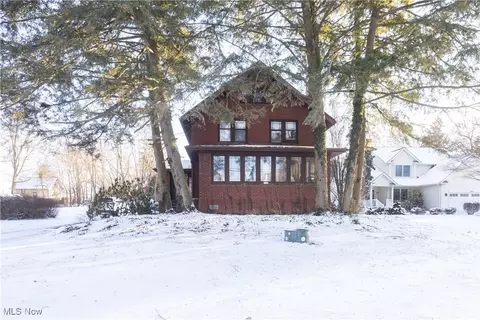 3238 Angleterre Blvd, Akron, OH 44312