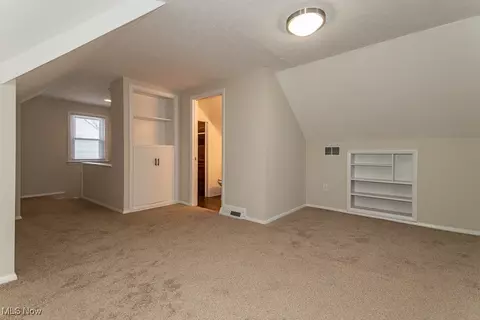 Bedroom - 29945 Elgin Rd, Wickliffe, OH 44092 photo 6 of 6