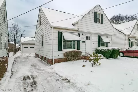 29945 Elgin Rd, Wickliffe, OH 44092