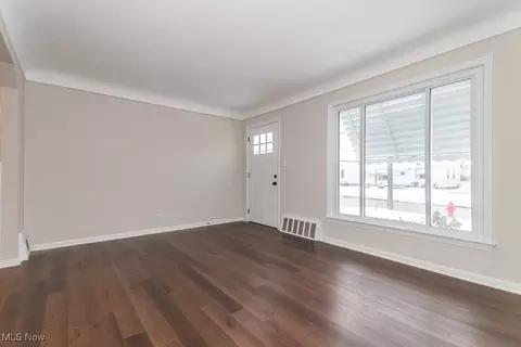 Living - 29945 Elgin Rd, Wickliffe, OH 44092 photo 3 of 3