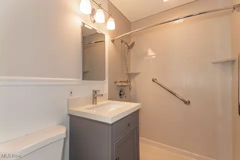 Bath - 29945 Elgin Rd, Wickliffe, OH 44092 photo 2 of 5