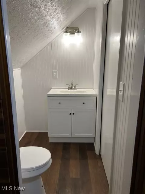 Bath - 29945 Elgin Rd, Wickliffe, OH 44092 photo 1 of 5