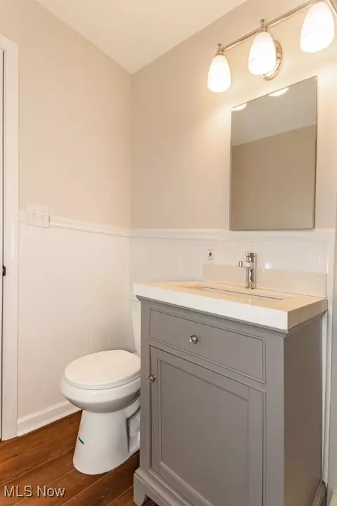 Bath - 29945 Elgin Rd, Wickliffe, OH 44092 photo 3 of 5