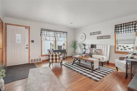 5928 Smith Rd, Brook Park, OH 44142 photo 4
