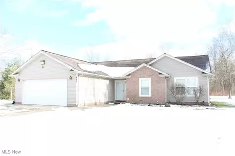 194 E Oakmont Way, Northfield Center, OH 44067