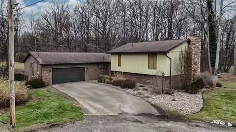46 Sherman Dr, Marietta, OH 45750