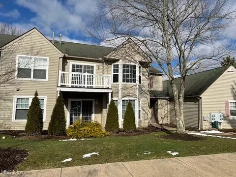 1071 Fleetwood Dr #B, Northfield, OH 44067