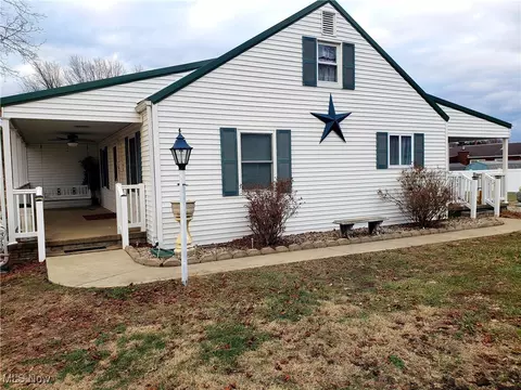 722 George St, Belpre, OH 45714