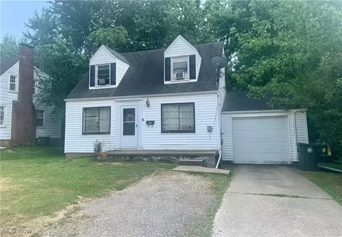 808 17th St NE, Canton, OH 44714