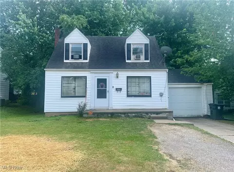 808 17th St NE, Canton, OH 44714 photo 2