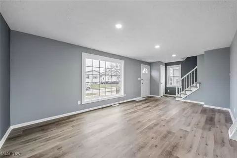 128 Pasadena Ave, Elyria, OH 44035 photo 3