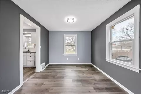 128 Pasadena Ave, Elyria, OH 44035 photo 10
