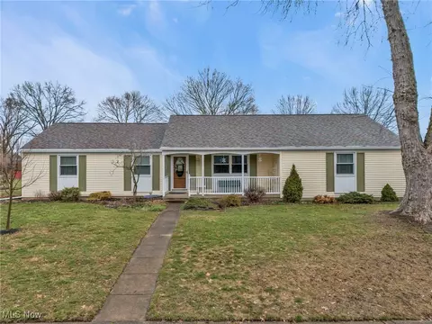 1153 Larkin Dr SW, New Philadelphia, OH 44663