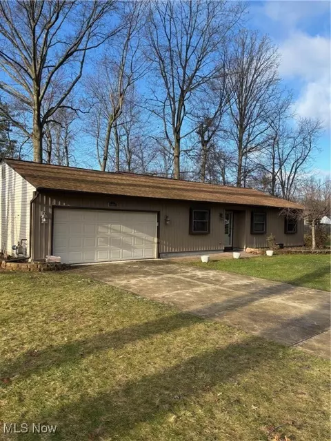 6622 Devonshire Ct, Mentor, OH 44060 photo 2