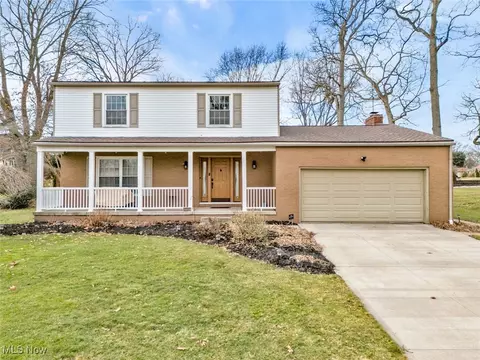 2590 Belair Dr, Akron, OH 44319