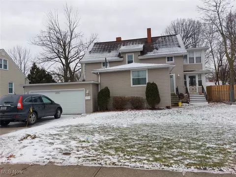 28900 Forestgrove Rd, Willowick, OH 44095