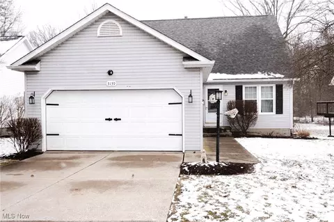 3139 Pondview Dr #13, Ravenna, OH 44266