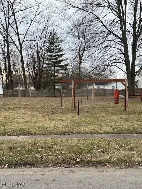 11 Parmely, Elyria, OH 44035 photo 4