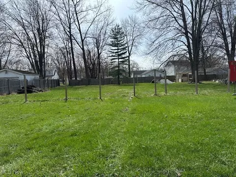 11 Parmely, Elyria, OH 44035