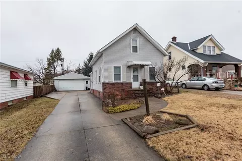 3432 Dellwood Dr, Parma, OH 44134