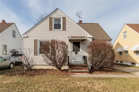 434 E 275th St, Euclid, OH 44132
