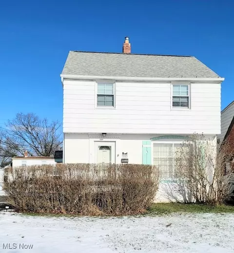13303 Grannis Rd, Garfield Heights, OH 44125