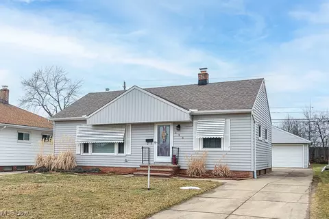 135 Willard Ave, Bedford, OH 44146